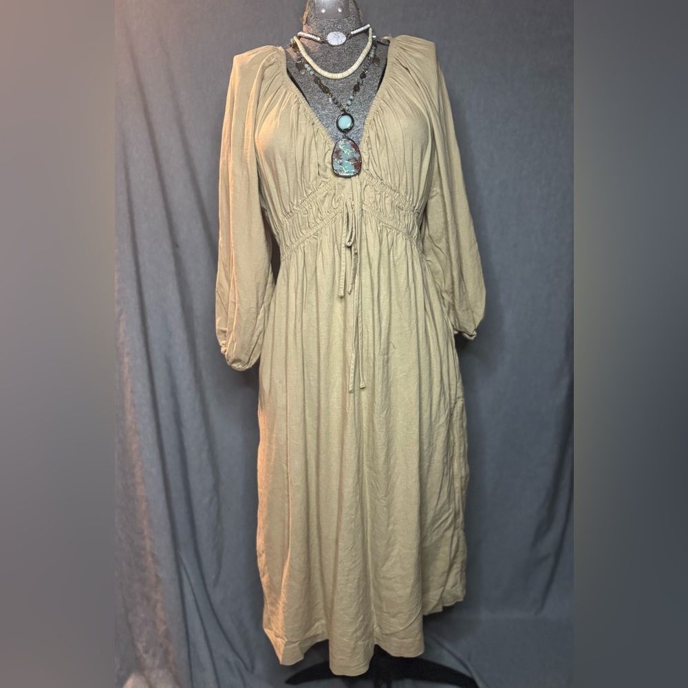 SOLD !! Universal Thread Beige Long Sleeve Dress with Pockets - Picture 5 of 6